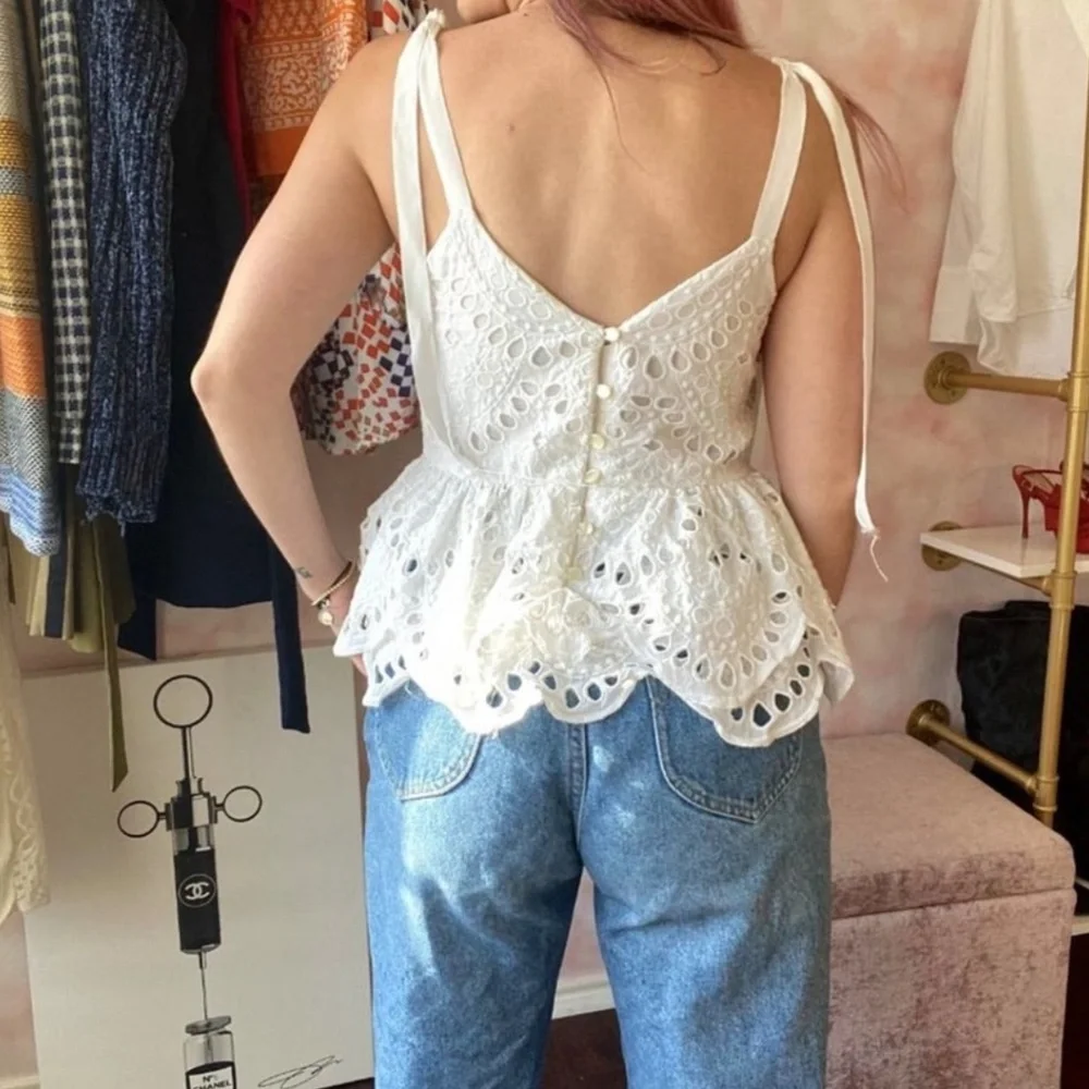 J. crew White Eyelet Peplum Button Back Tank top size 10 - Picture 2 of 8